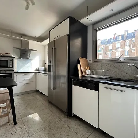 Apartment Grand Bright Apartment-4bdr-130m2 *